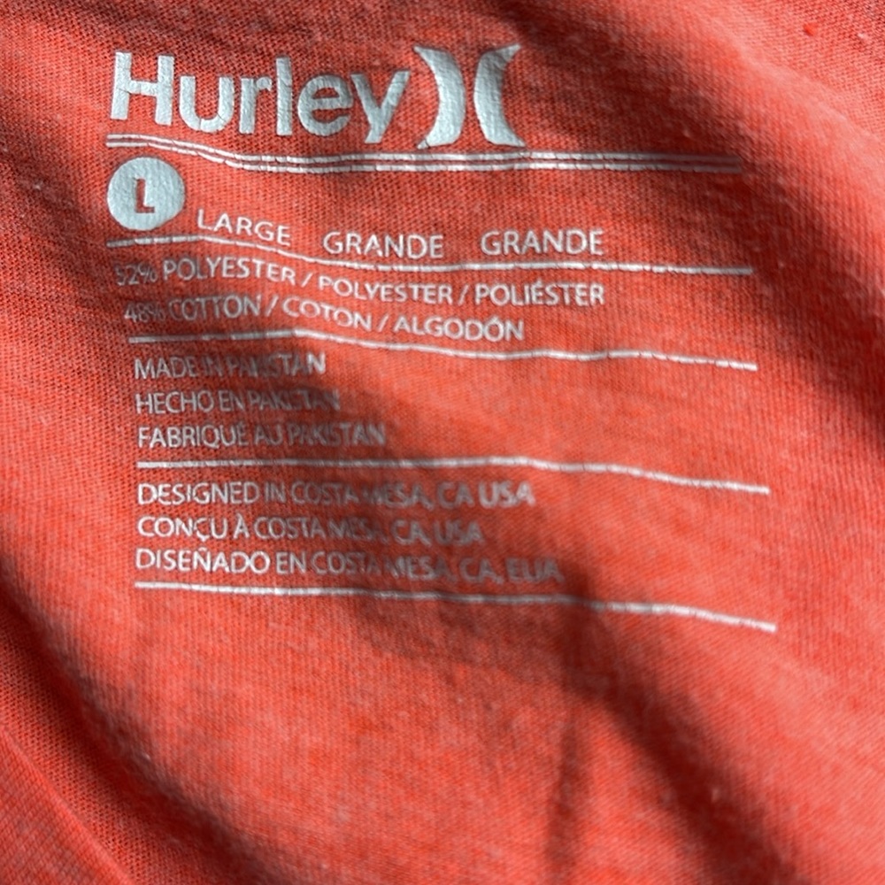 Hurley T - Picture 4 of 4